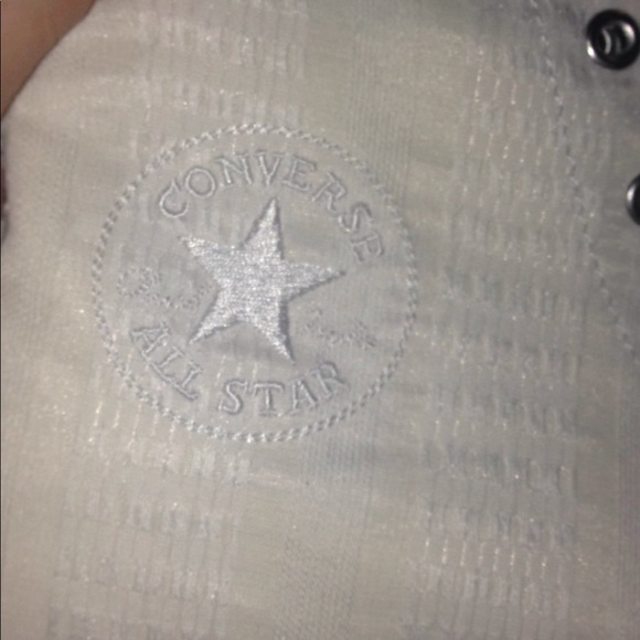 New In Box White All Star Converse High Tops - Picture 2 of 5